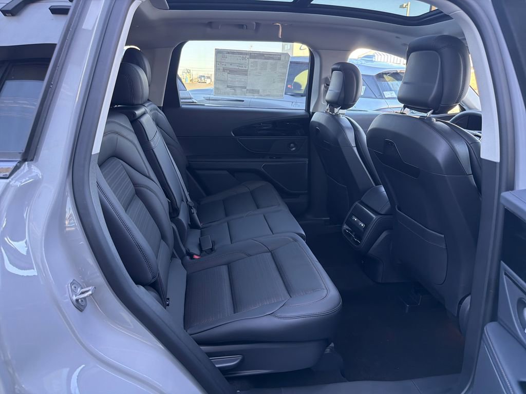 New 2026 Lincoln Nautilus Reserve w/ Jet Appearance Package image 8