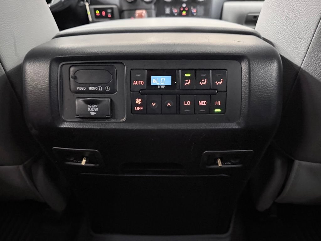 Used 2018 Toyota Sequoia Platinum AWD/4WD image 30