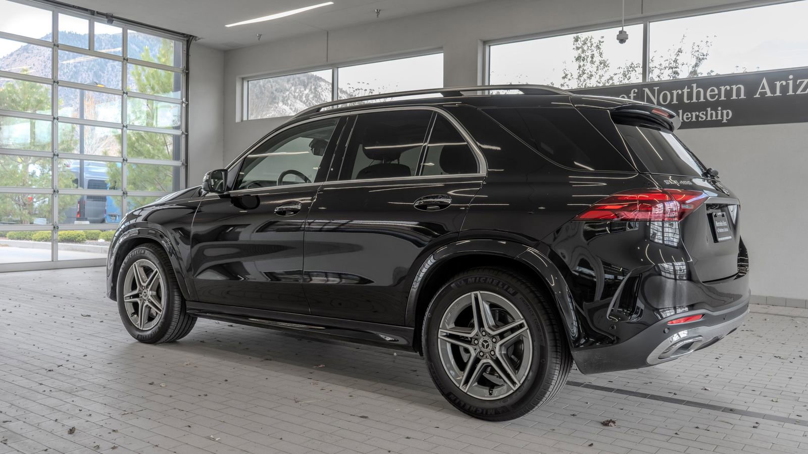 Used 2025 Mercedes-Benz GLE 450 4MATIC image 13