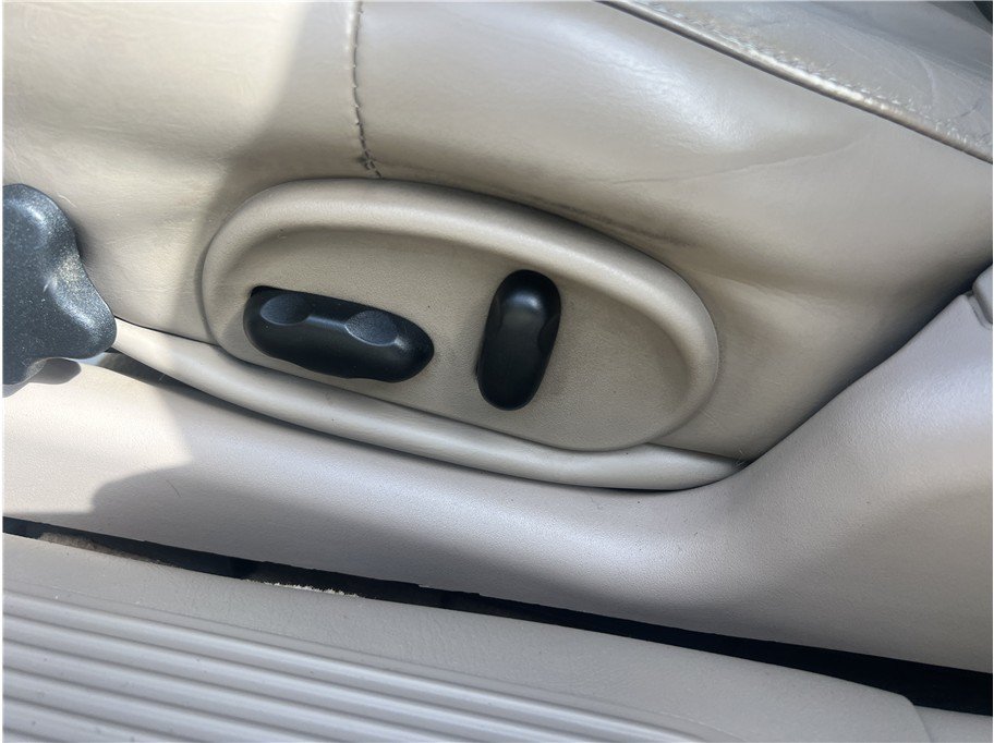 Used 2000 Buick Le Sabre Custom w/ Prestige Opt Pkg FWD image 12