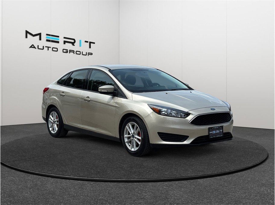 Used 2017 Ford Focus SE FWD image 1