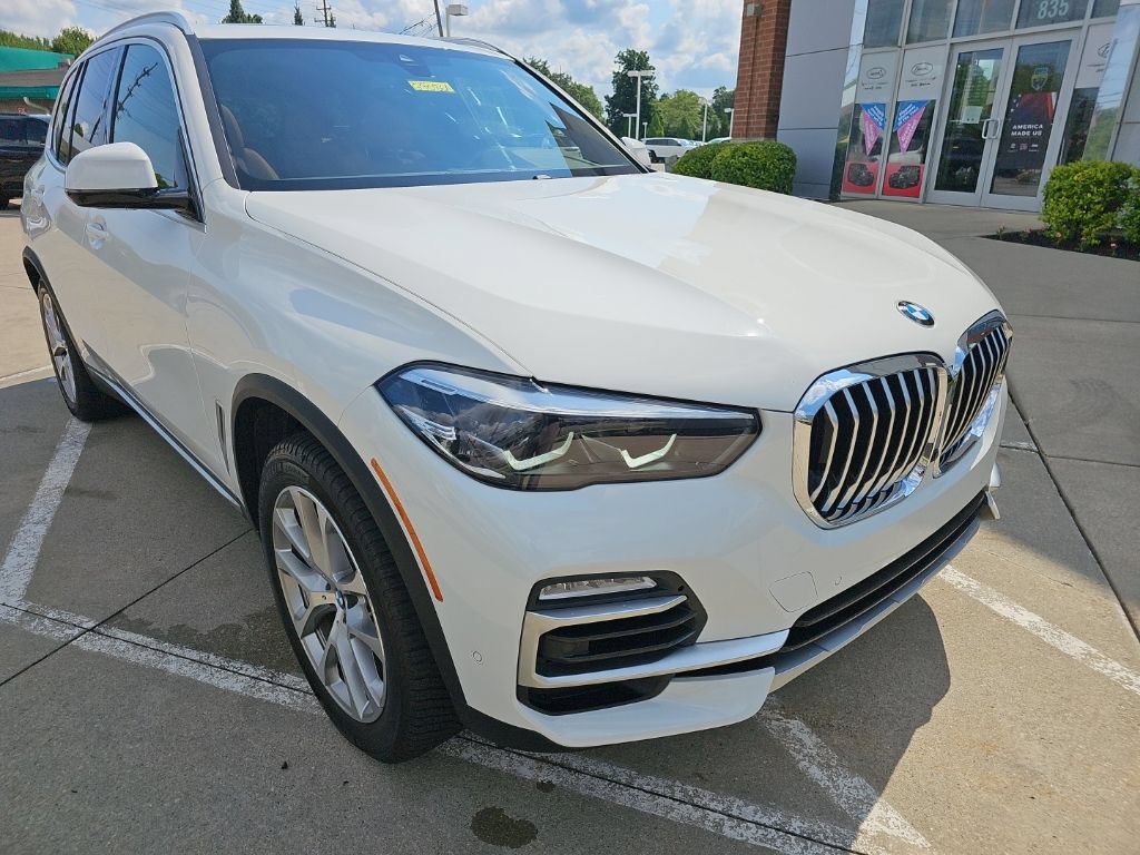 Used 2021 BMW X5 xDrive40i w/ Convenience Package AWD/4WD image 3