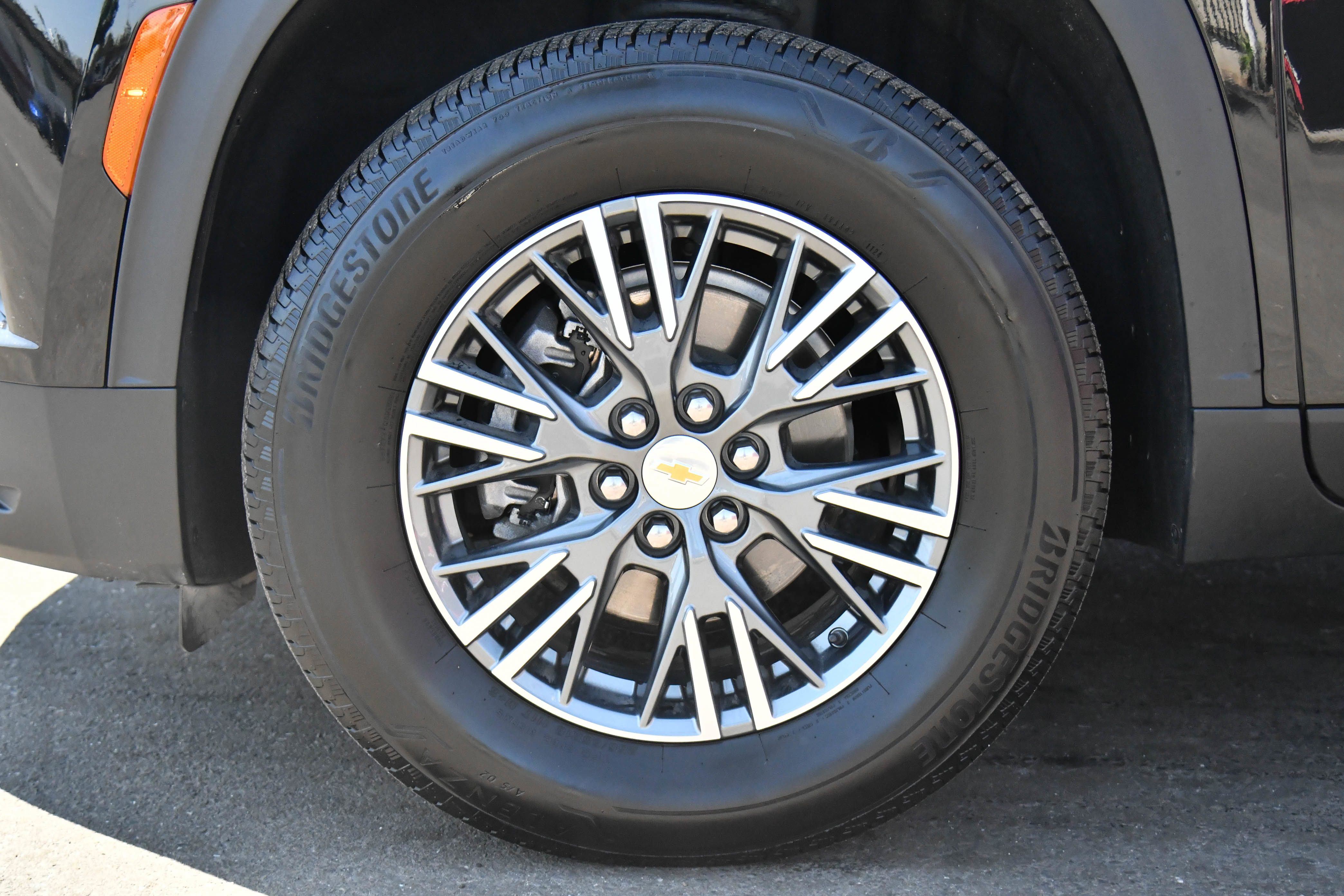 Used 2024 Chevrolet Traverse LT image 12