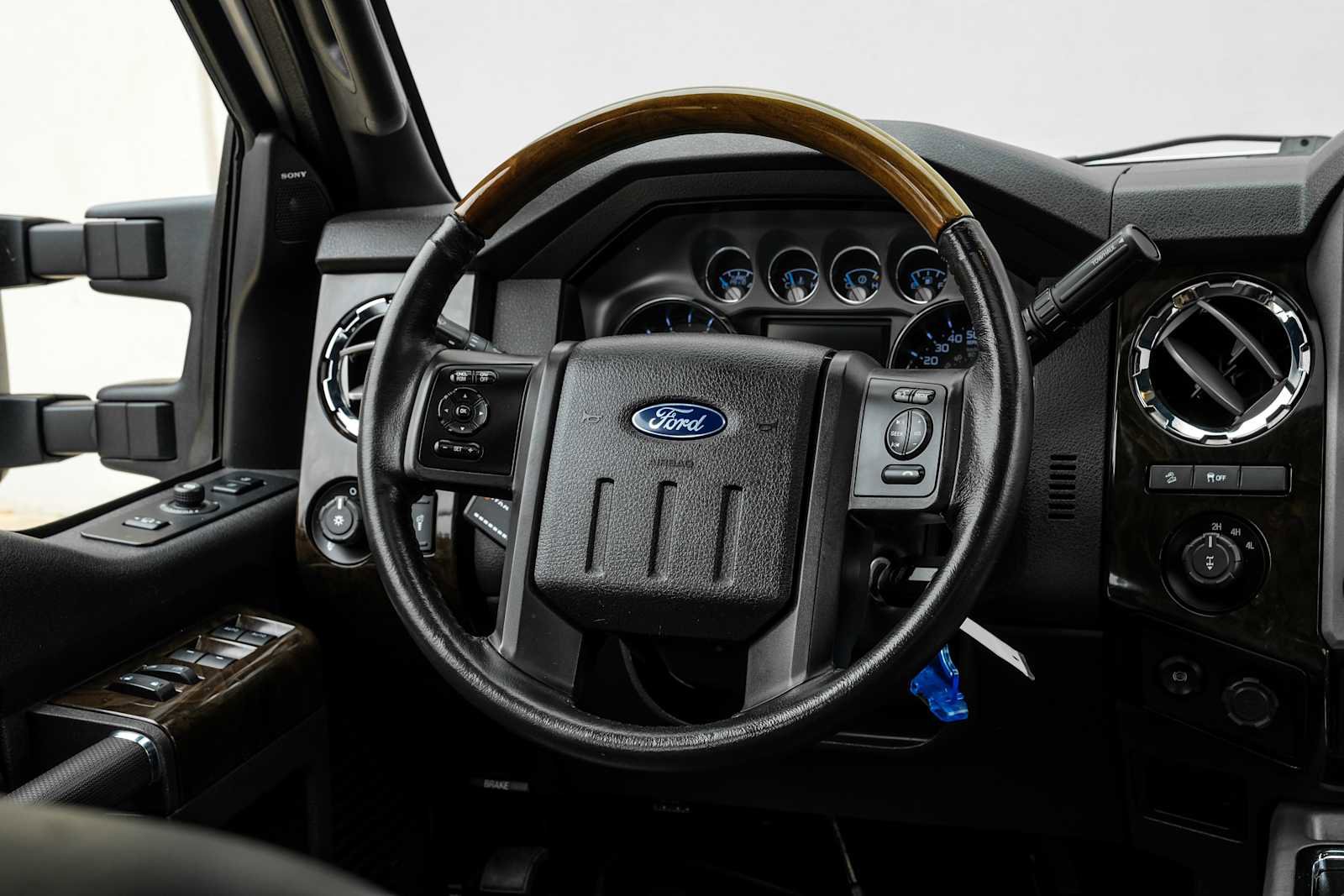 Used 2016 Ford F250 Platinum w/ FX4 Off-Road Package AWD/4WD image 19