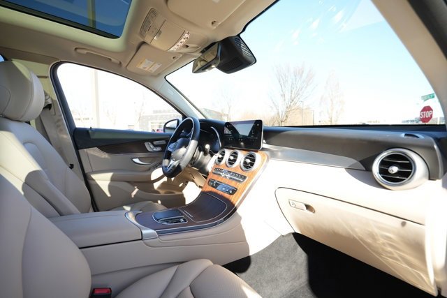Used 2022 Mercedes-Benz GLC 300 4MATIC w/ Multimedia Package Lite image 40