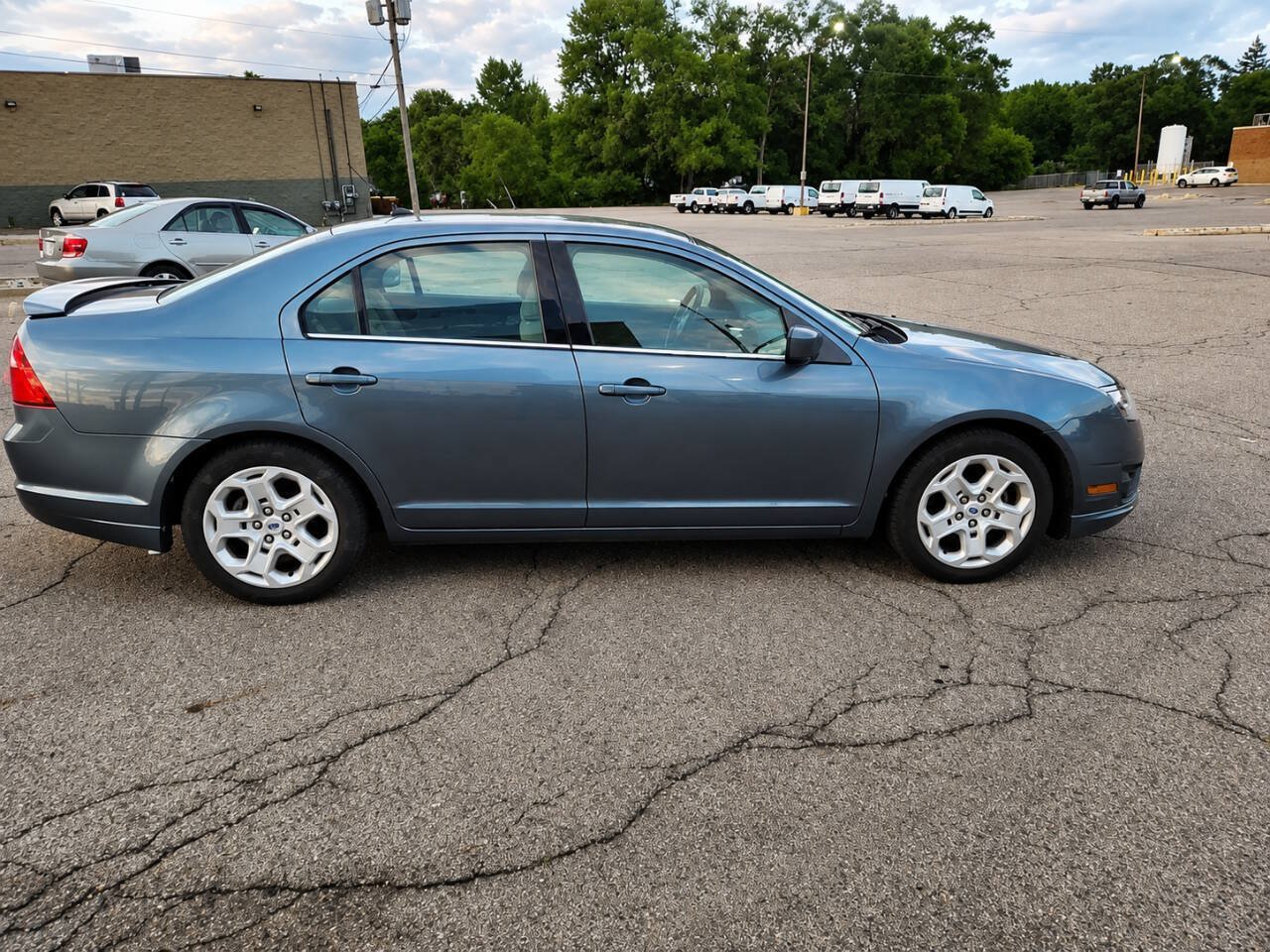 Used 2011 Ford Fusion SE w/ 202A Rapid Spec Order Code FWD image 3