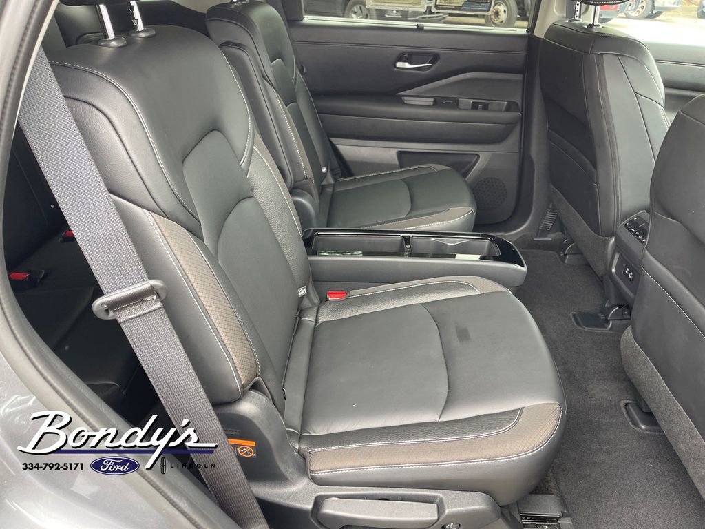 Used 2024 Nissan Pathfinder SL w/ SL Premium Package image 16