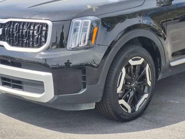 Used 2025 Kia Telluride EX w/ EX Captain's Chair Package image 8
