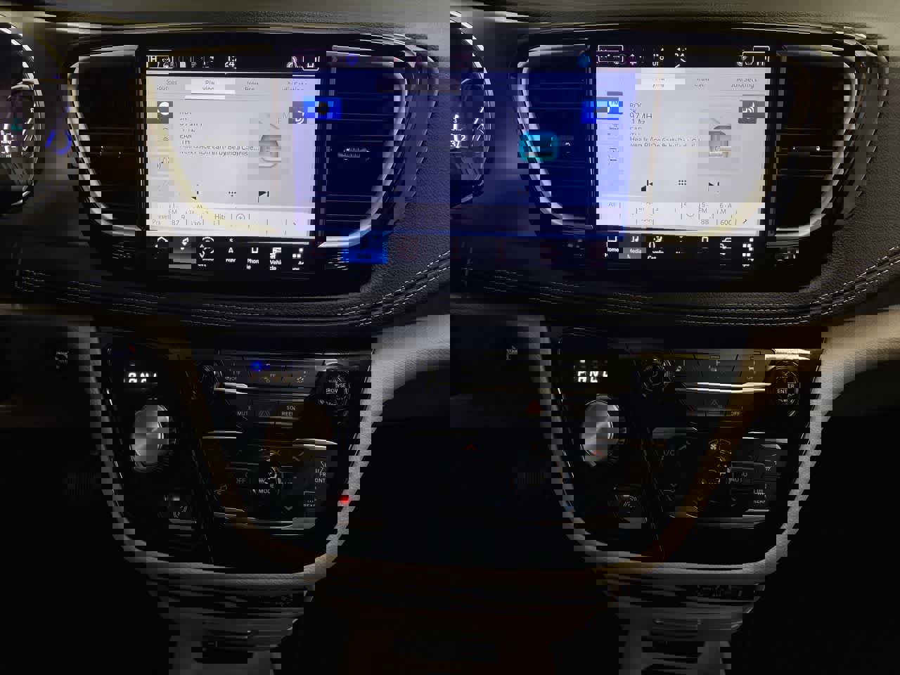 Used 2024 Chrysler Pacifica Select image 25