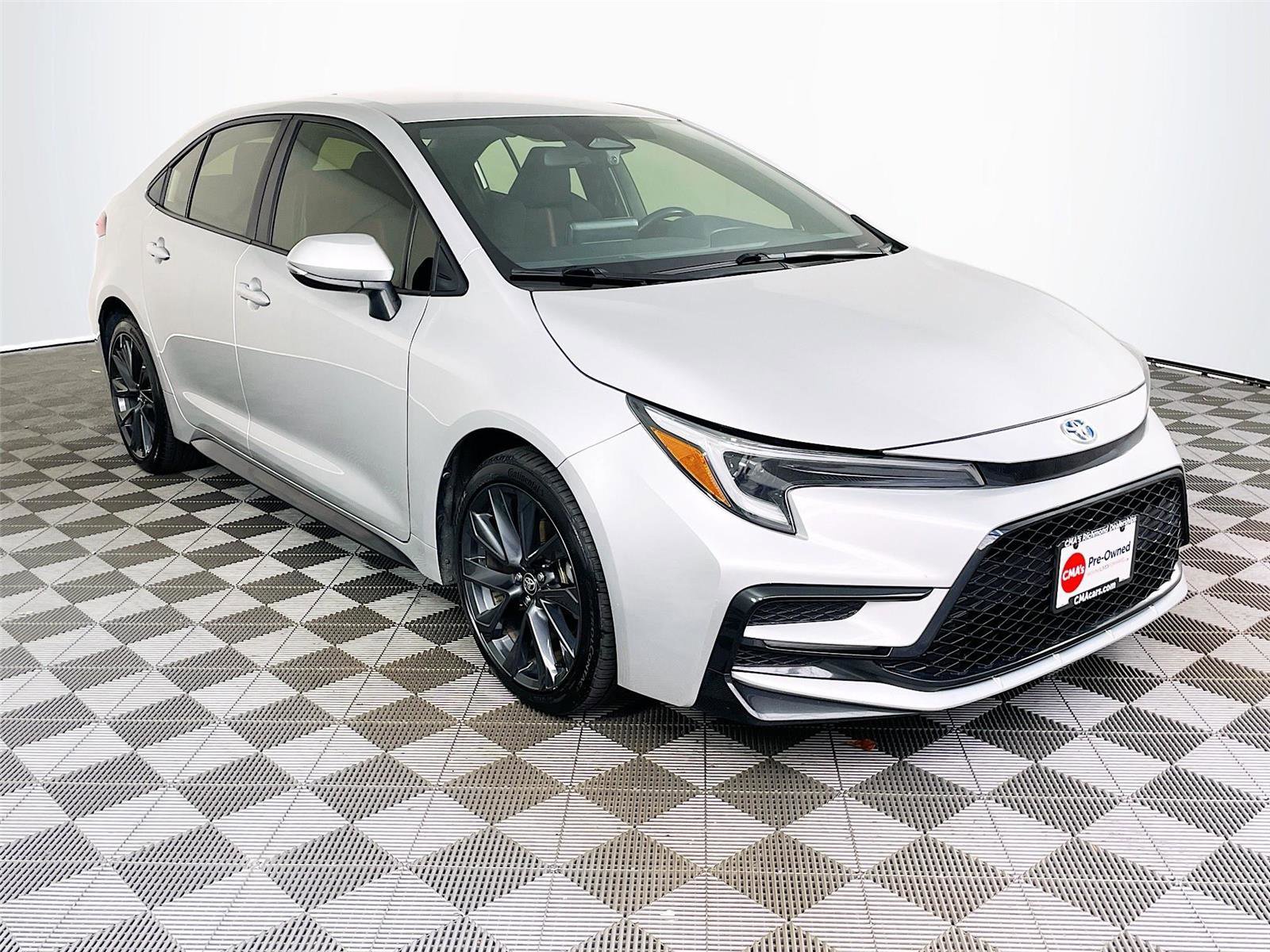 Used 2024 Toyota Corolla SE FWD image 1
