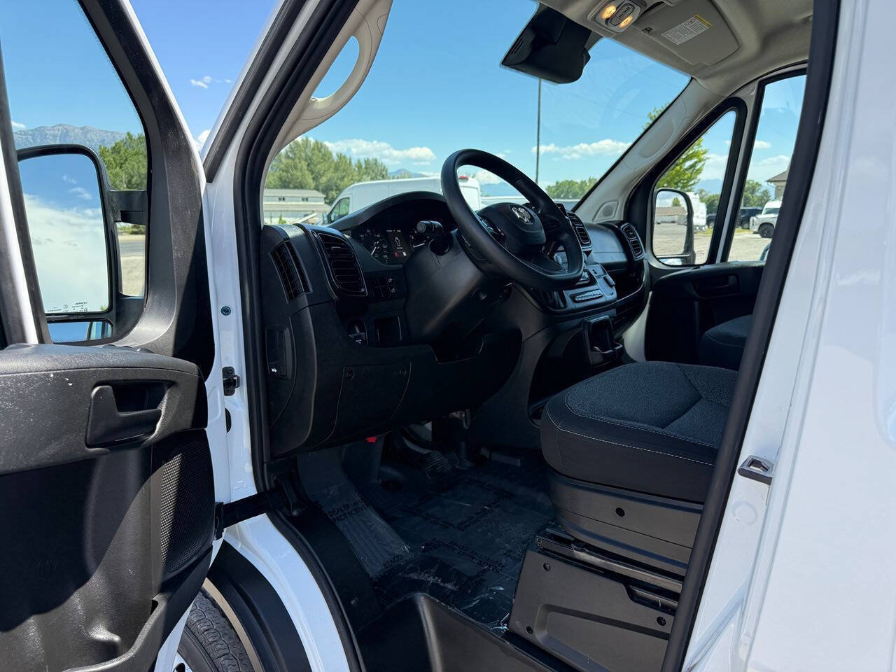 Used 2025 RAM ProMaster 2500 FWD image 13