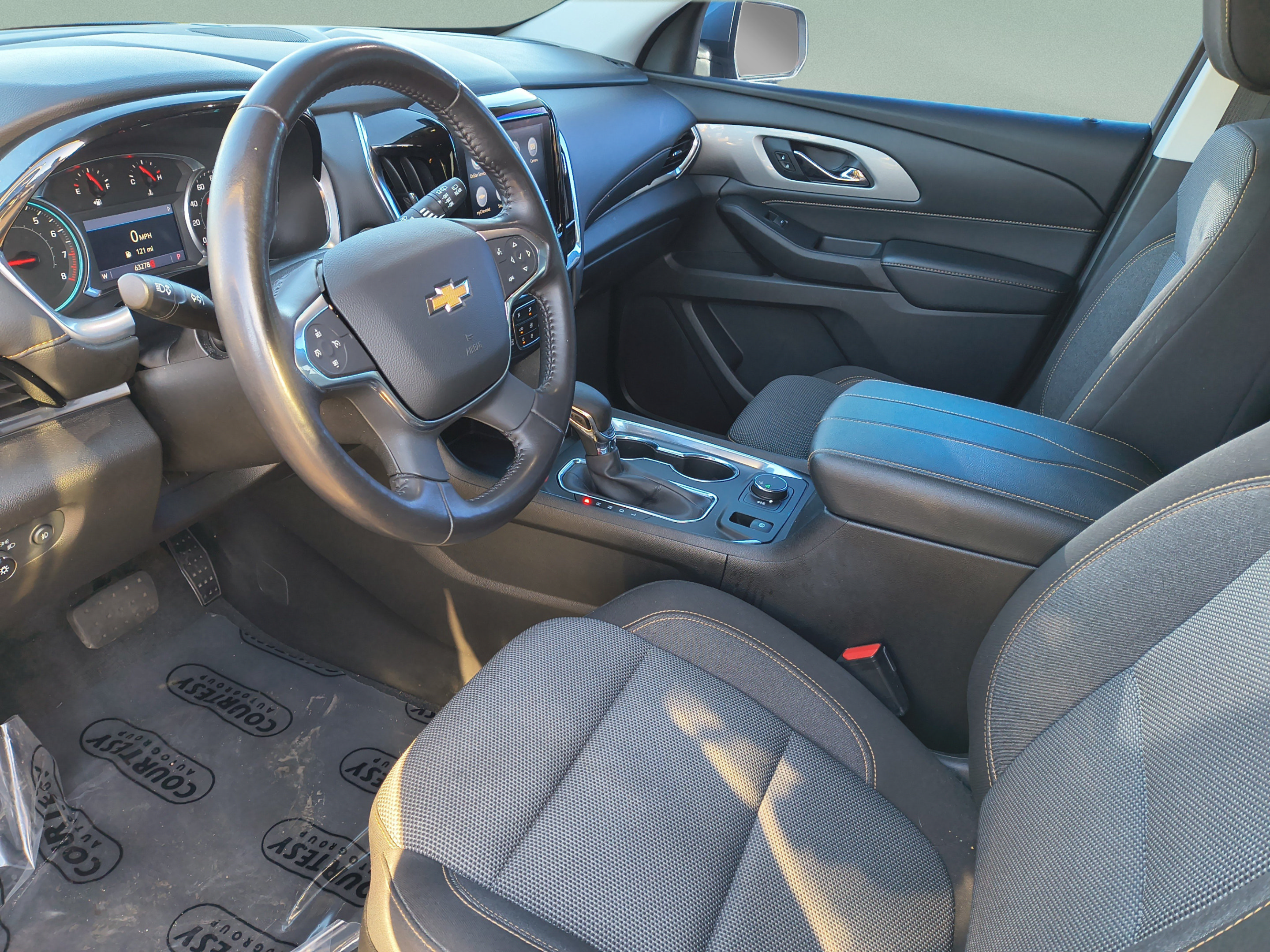 Used 2021 Chevrolet Traverse LT FWD image 18