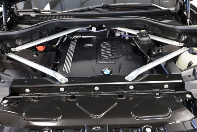 Used 2022 BMW X7 xDrive40i w/ Premium Package image 8