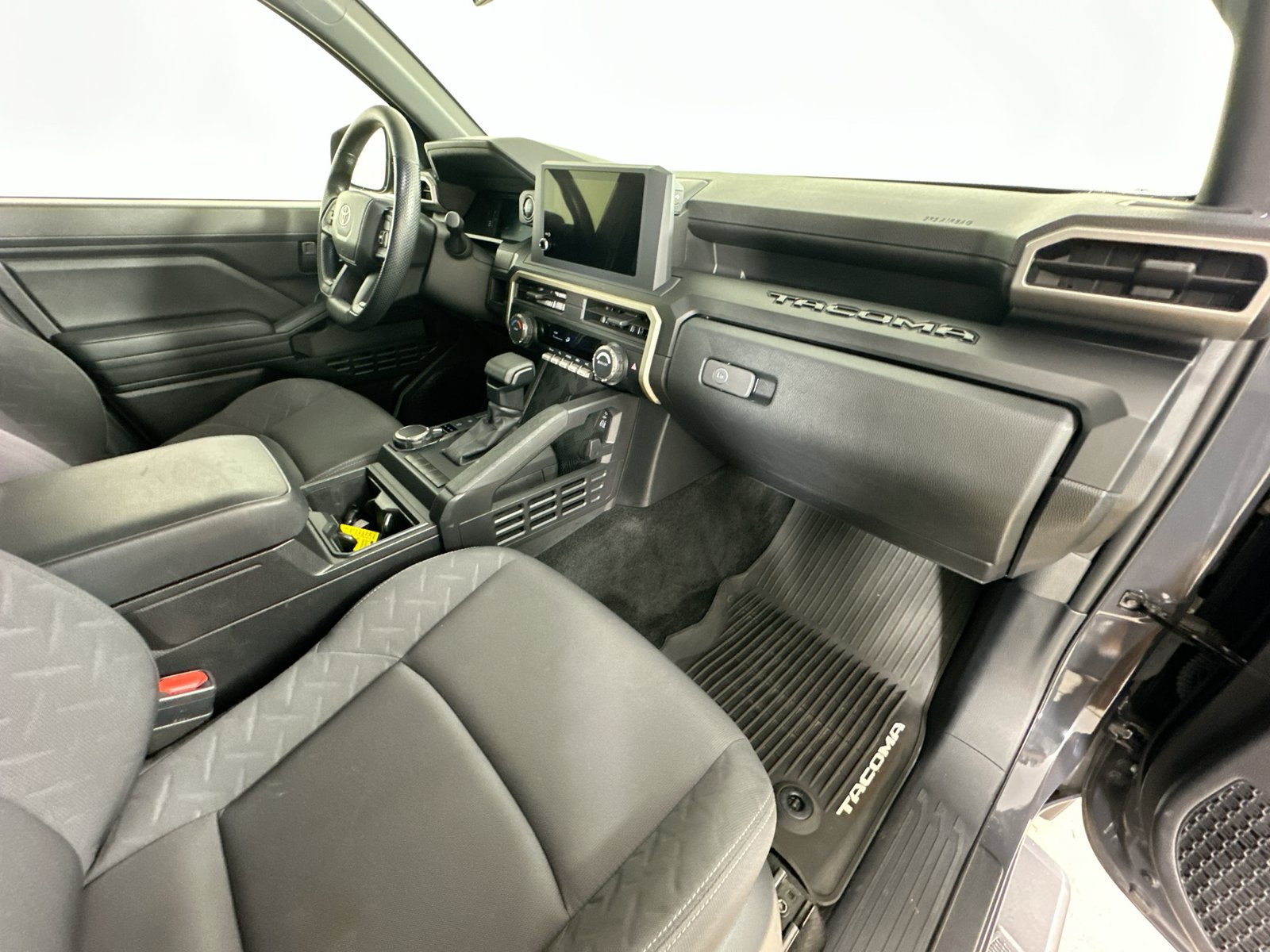 Used 2024 Toyota Tacoma SR w/ SR Upgrade Package AWD/4WD image 44
