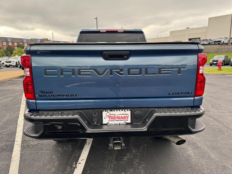 Used 2025 Chevrolet Silverado 2500 Custom w/ Custom Blackout Package AWD/4WD image 4