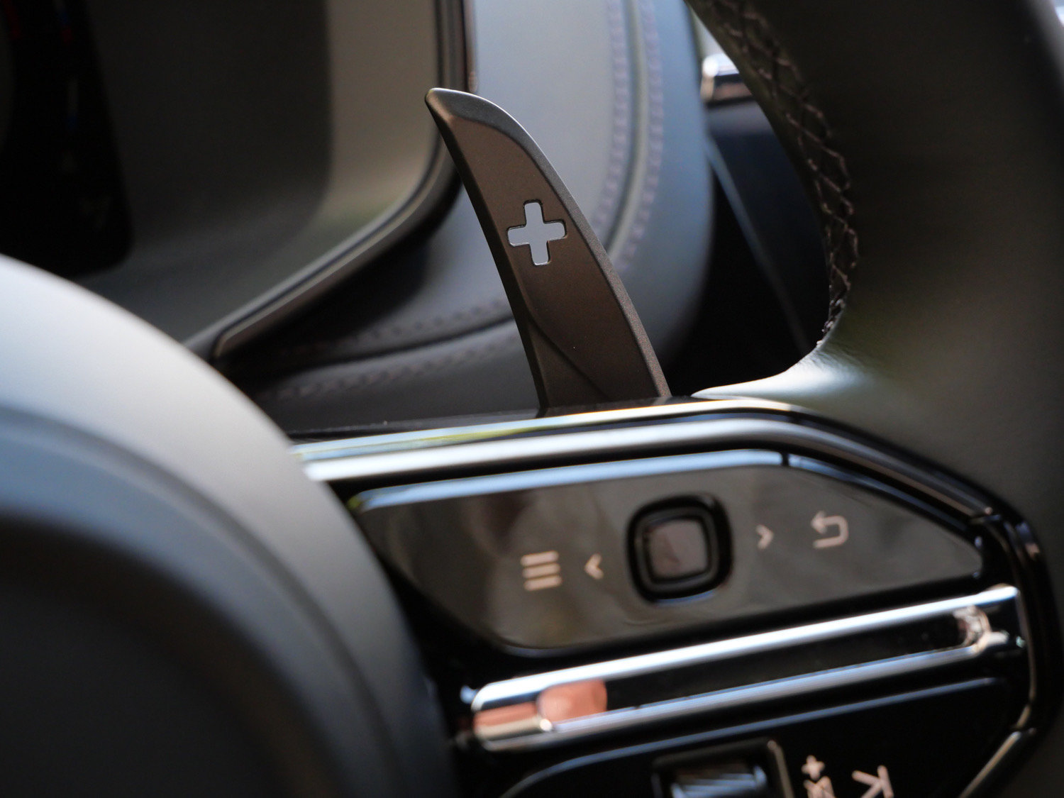 New 2026 Aston Martin DBX S AWD/4WD image 28