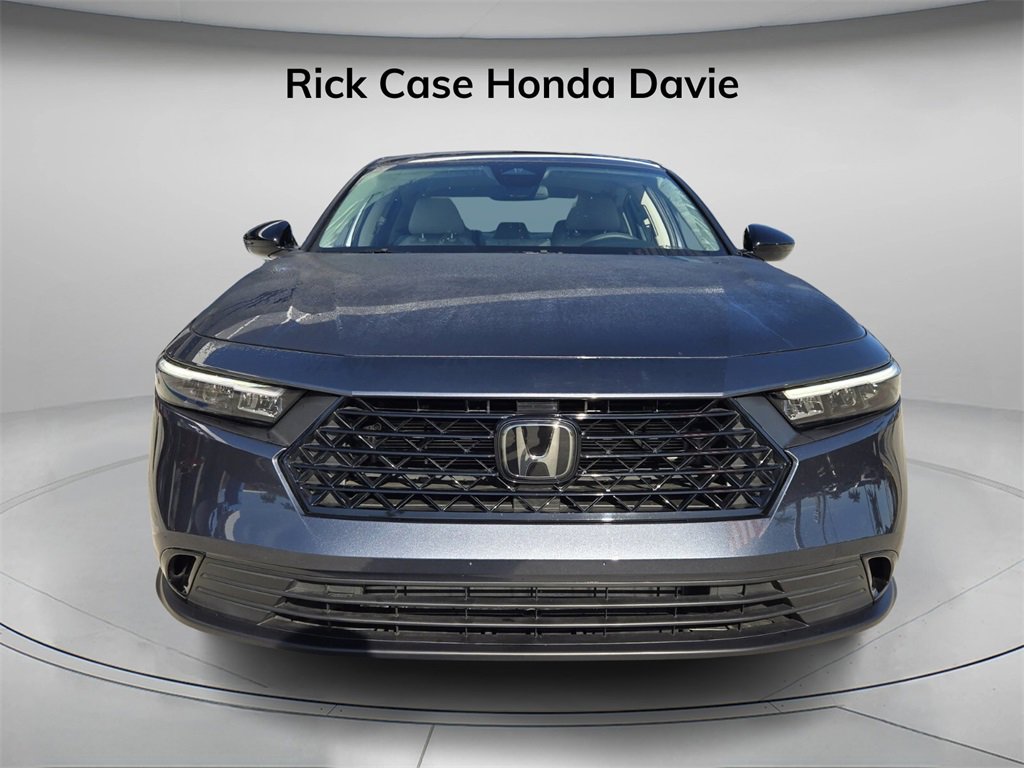 Certified 2025 Honda Accord SE image 5