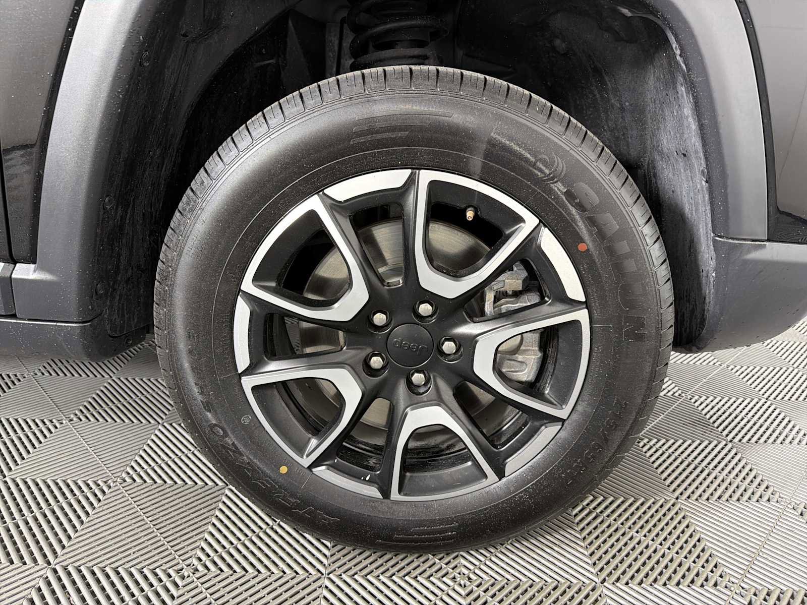 Used 2024 Jeep Compass Trailhawk AWD/4WD image 10
