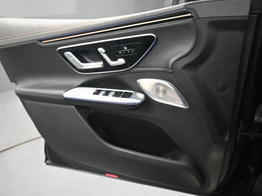 Used 2023 Mercedes-Benz EQE 500 4MATIC SUV image 23