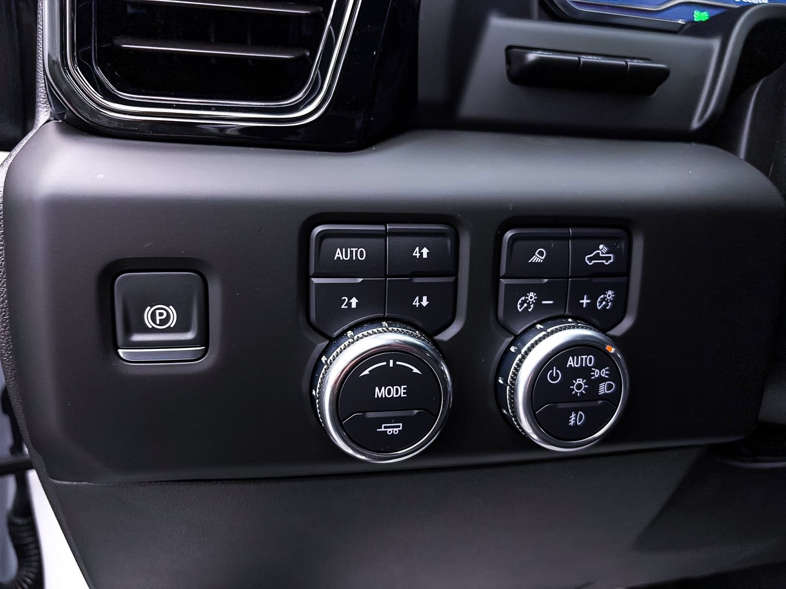 Used 2025 GMC Sierra 1500 AT4X AWD/4WD image 23