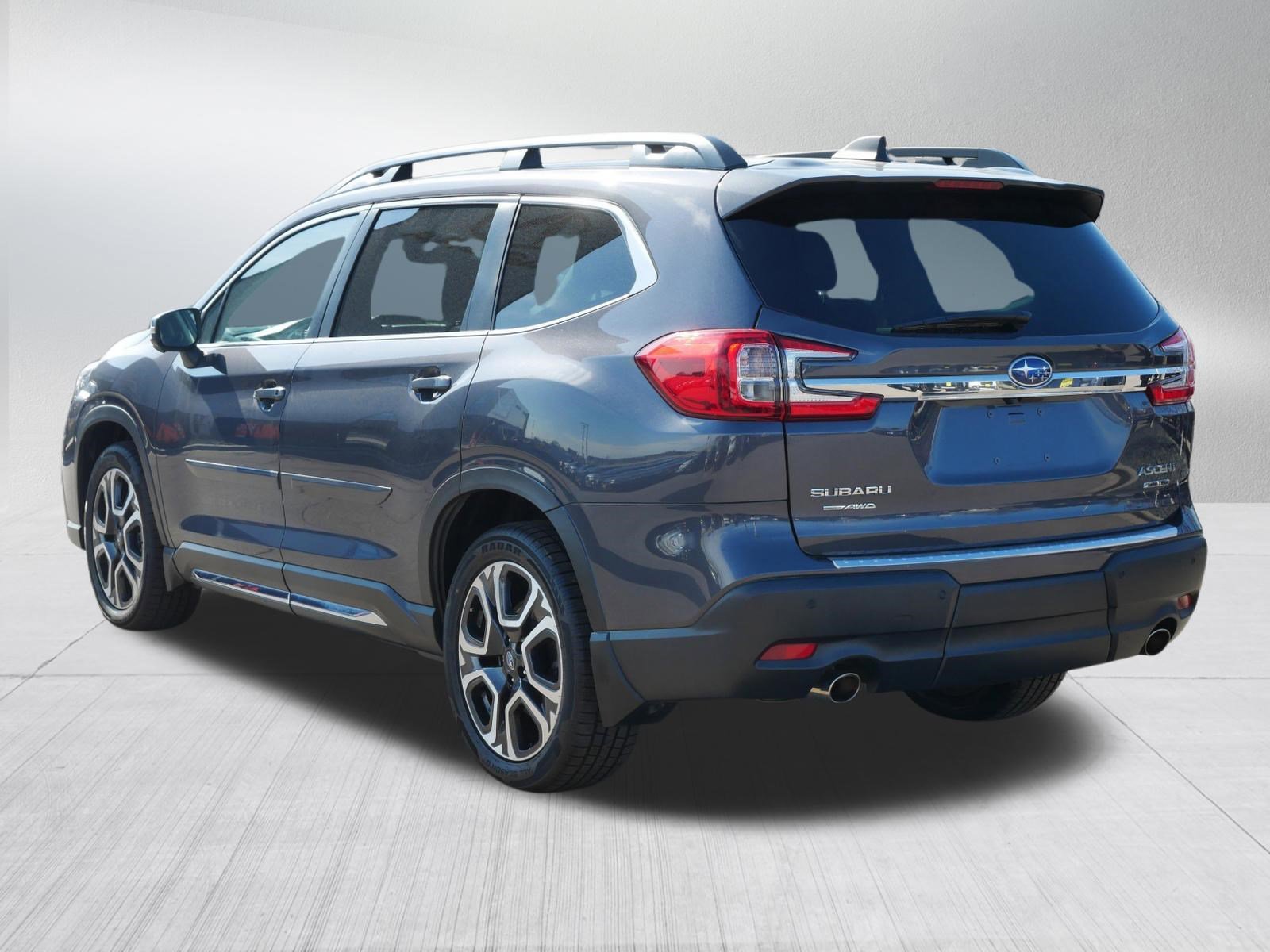 Used 2023 Subaru Ascent Limited w/ Technology Package image 5