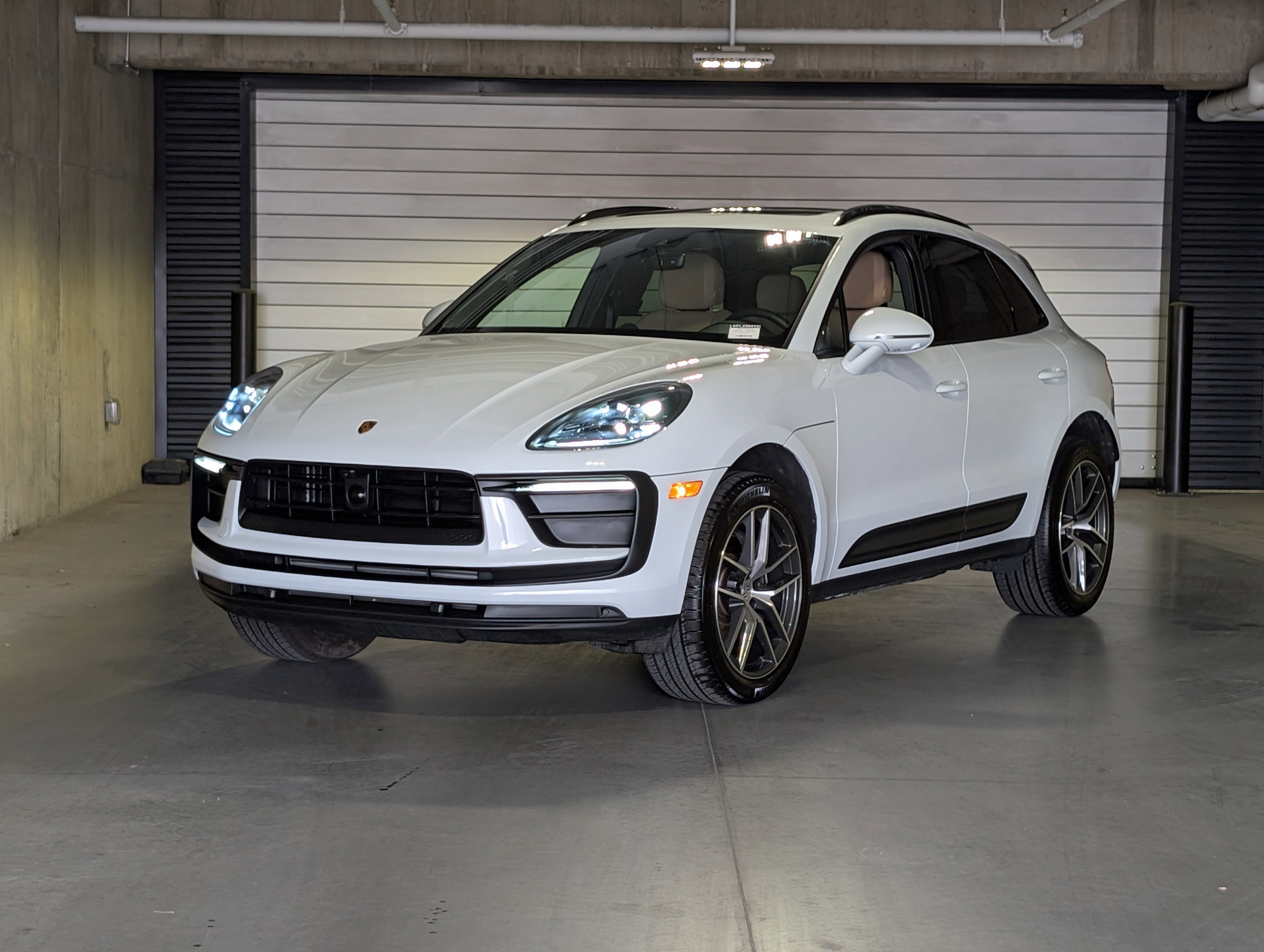 Certified 2025 Porsche Macan video 1