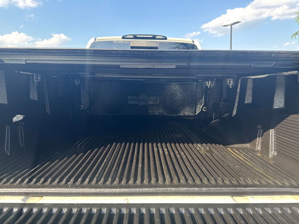 Used 2018 Nissan Titan SV AWD/4WD image 22