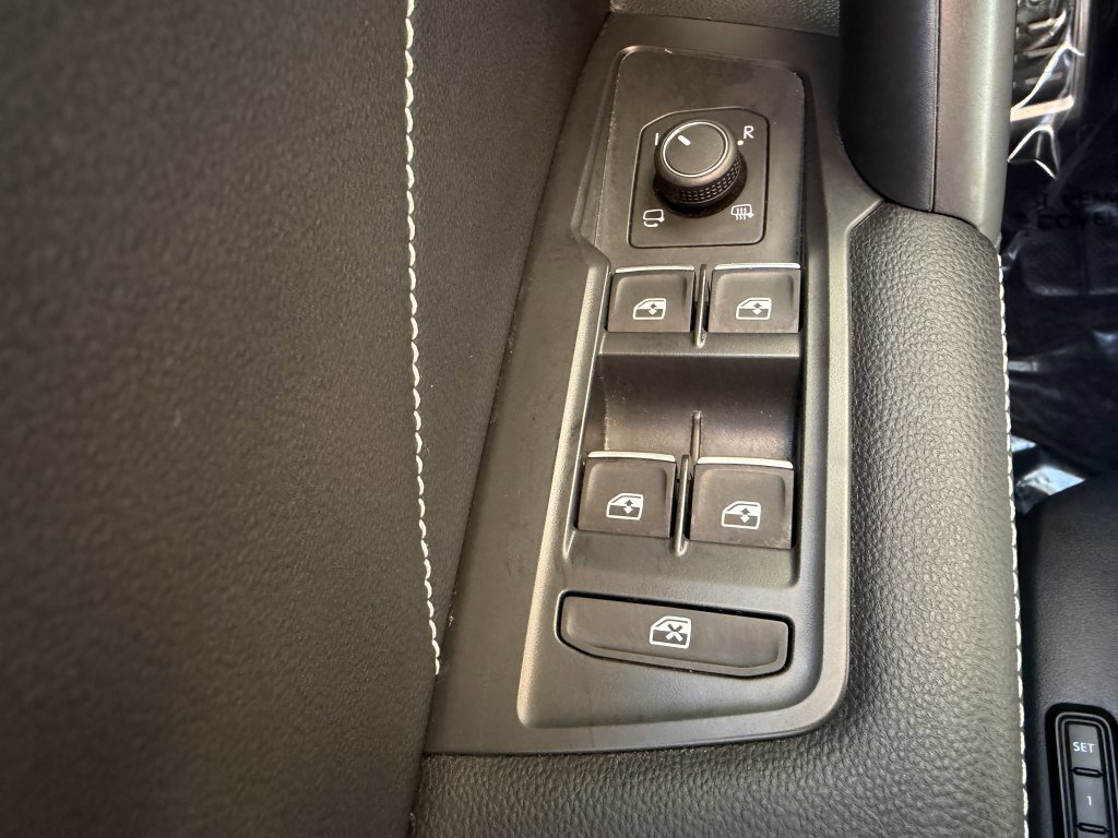 Used 2022 Volkswagen Tiguan SEL R-Line image 26