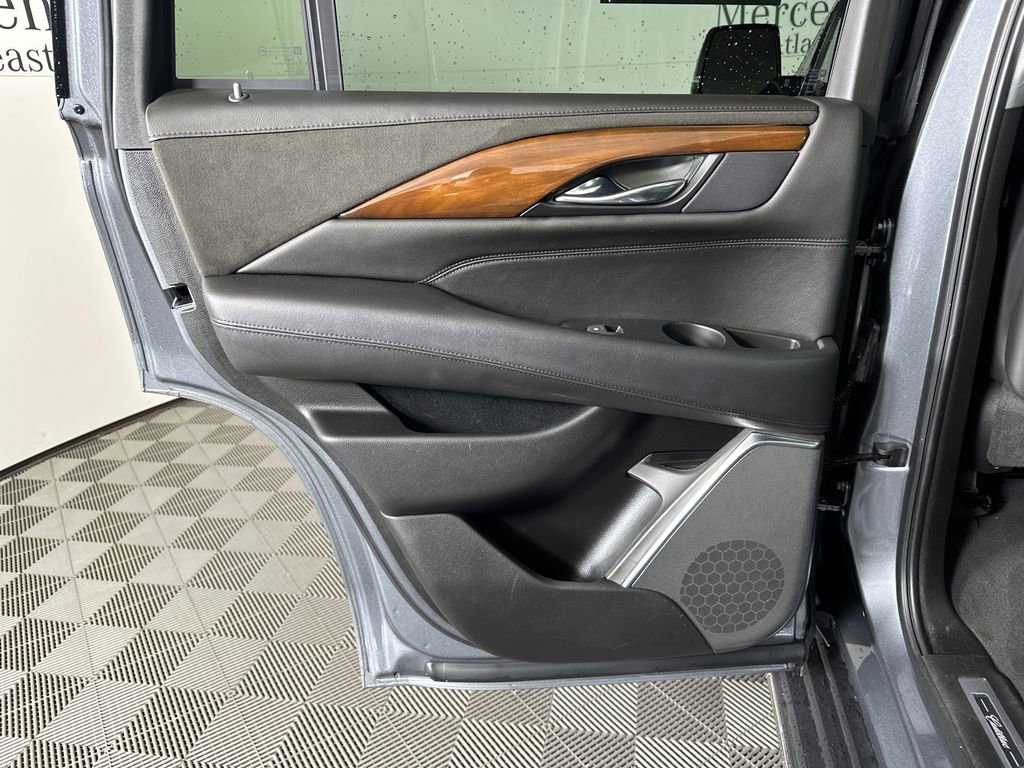 Used 2018 Cadillac Escalade Luxury image 22
