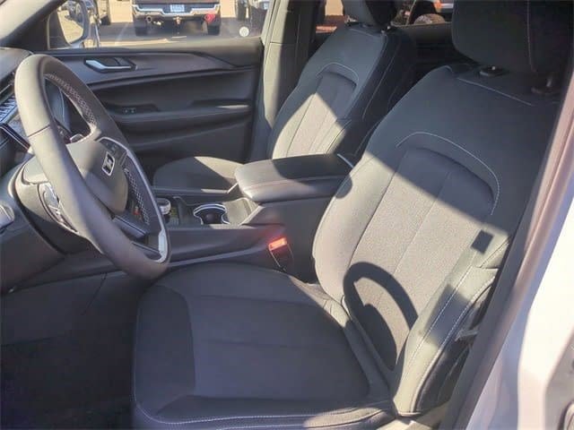 Used 2024 Jeep Grand Cherokee L Laredo w/ Luxury Tech Group I image 18