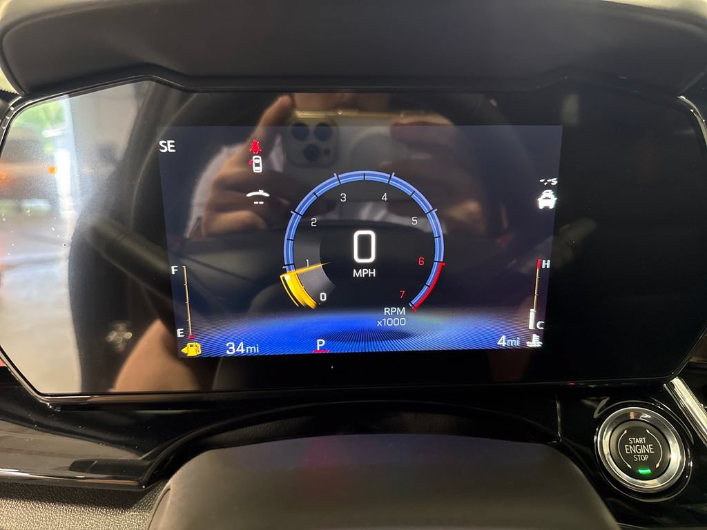 New 2026 Chevrolet Trax RS w/ Sunroof Package FWD image 9