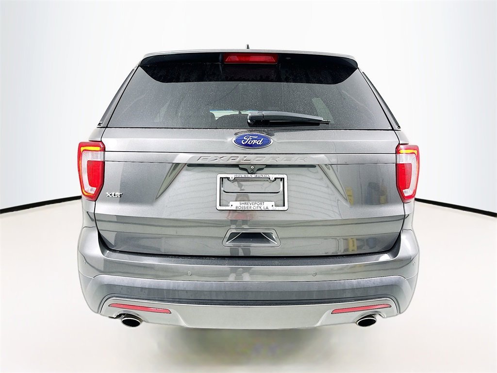 Used 2017 Ford Explorer XLT w/ Equipment Group 202A image 6