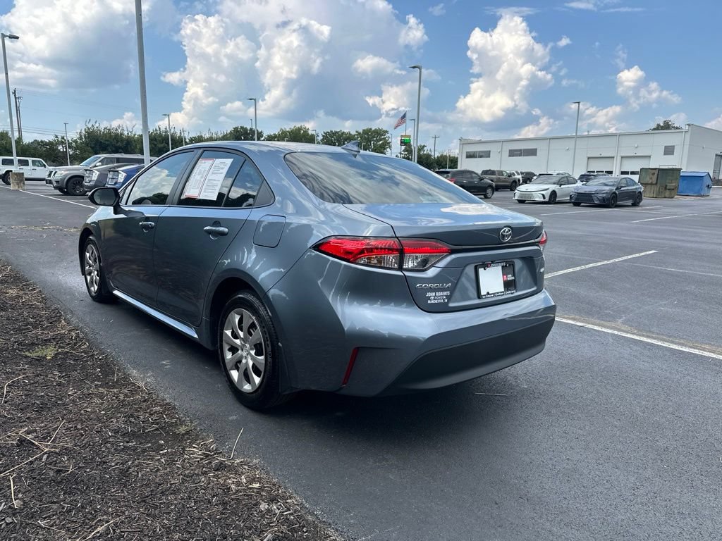 Certified 2025 Toyota Corolla LE FWD image 5