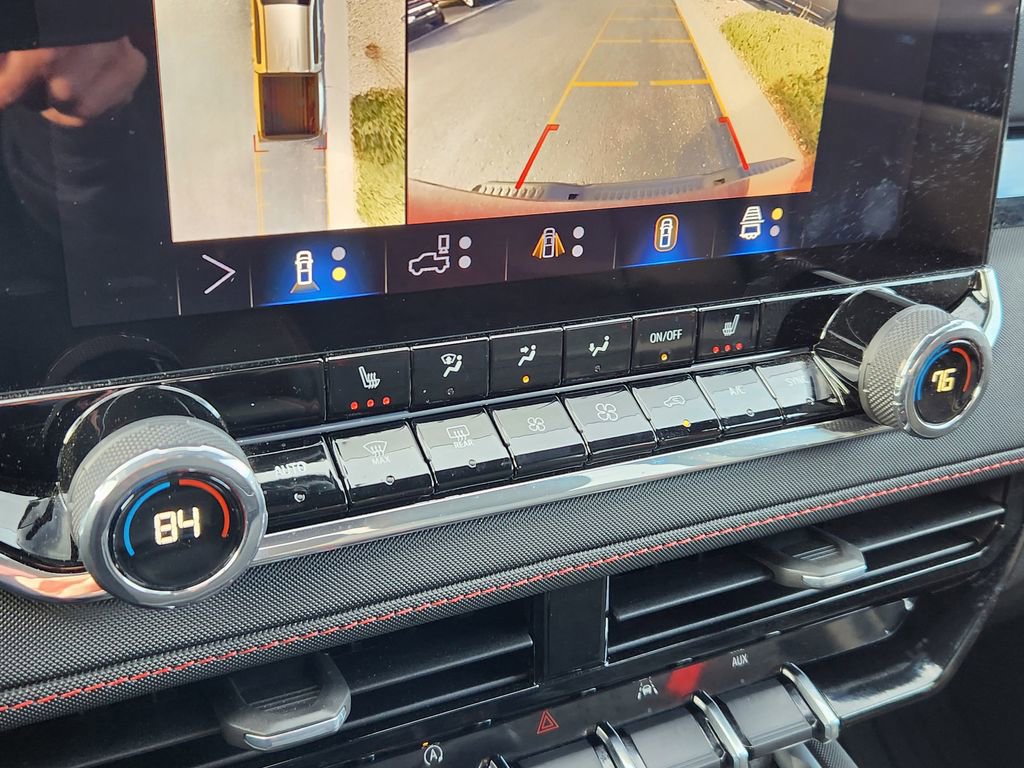 Used 2025 Chevrolet Colorado Z71 w/ Technology Package image 20