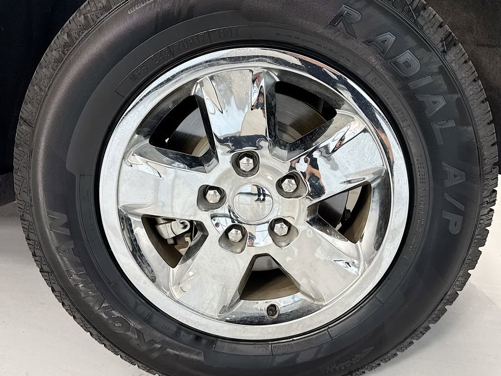 Used 2012 Jeep Grand Cherokee Laredo w/ Laredo E Group image 30