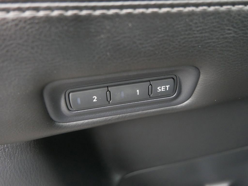 Used 2014 Nissan Pathfinder SL AWD/4WD image 15