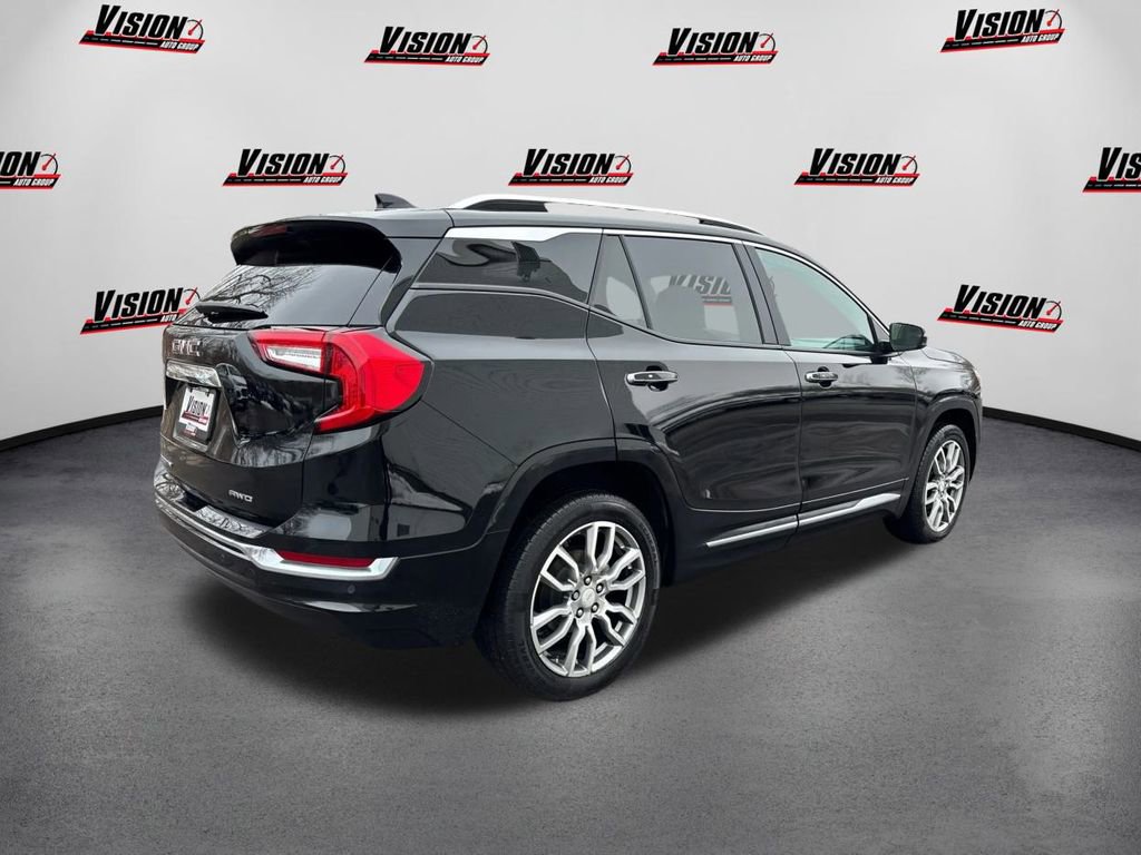 Used 2024 GMC Terrain Denali image 5
