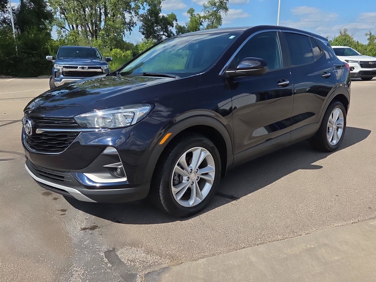 Used 2020 Buick Encore GX Preferred w/ Cold Weather Comfort Package FWD image 11