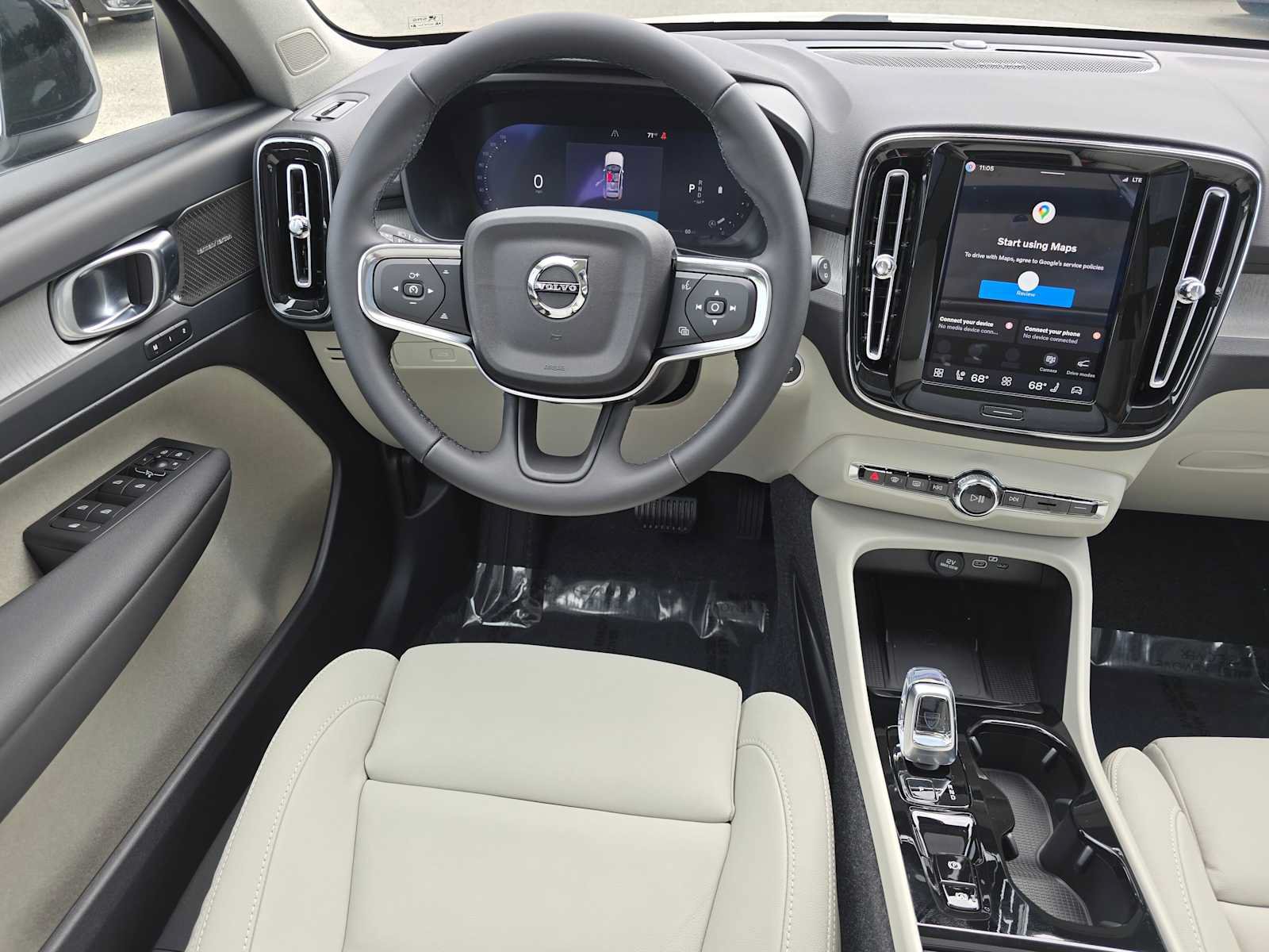 New 2026 Volvo XC40 B5 Plus w/ Protection Package Premier AWD/4WD image 17
