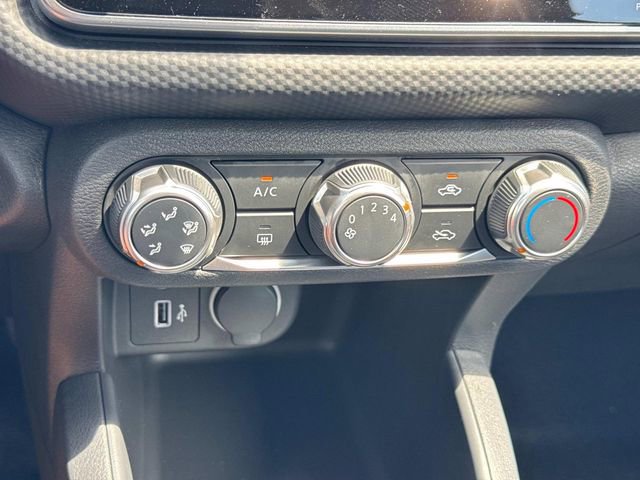 New 2025 Nissan Kicks Play S image 29