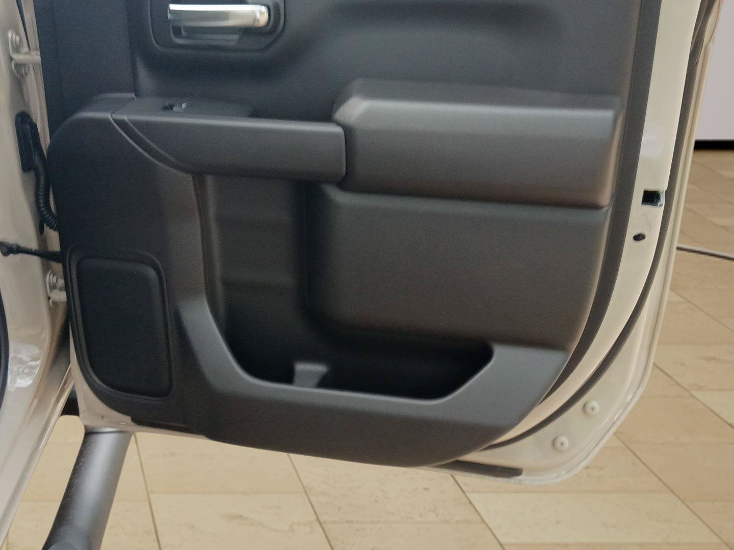 New 2026 Chevrolet Silverado 1500 Custom w/ LPO, Dark Essentials Package AWD/4WD image 20