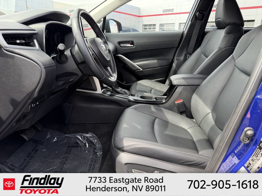 Certified 2025 Toyota Corolla Cross XLE FWD image 6