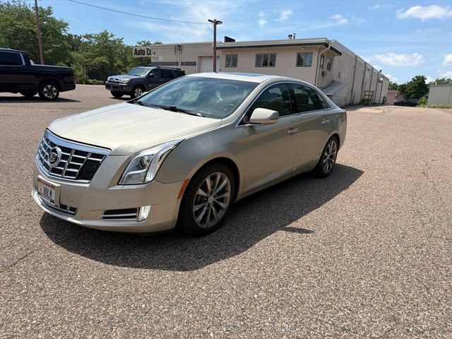 Used 2013 Cadillac XTS Luxury w/ Driver Awareness Package FWD image 4