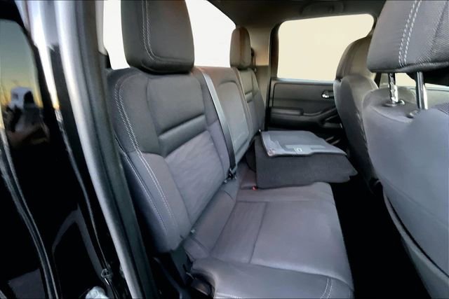 Used 2023 Nissan Frontier SV image 17