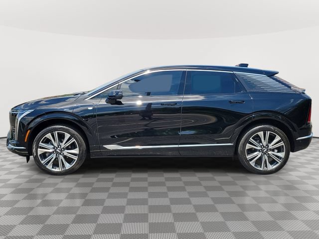 Certified 2025 Cadillac Optiq Luxury 2 AWD/4WD image 3