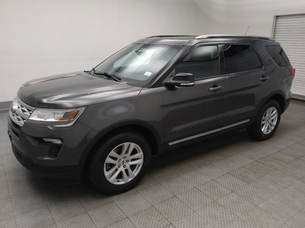 Used 2018 Ford Explorer XLT w/ Equipment Group 202A AWD/4WD image 2