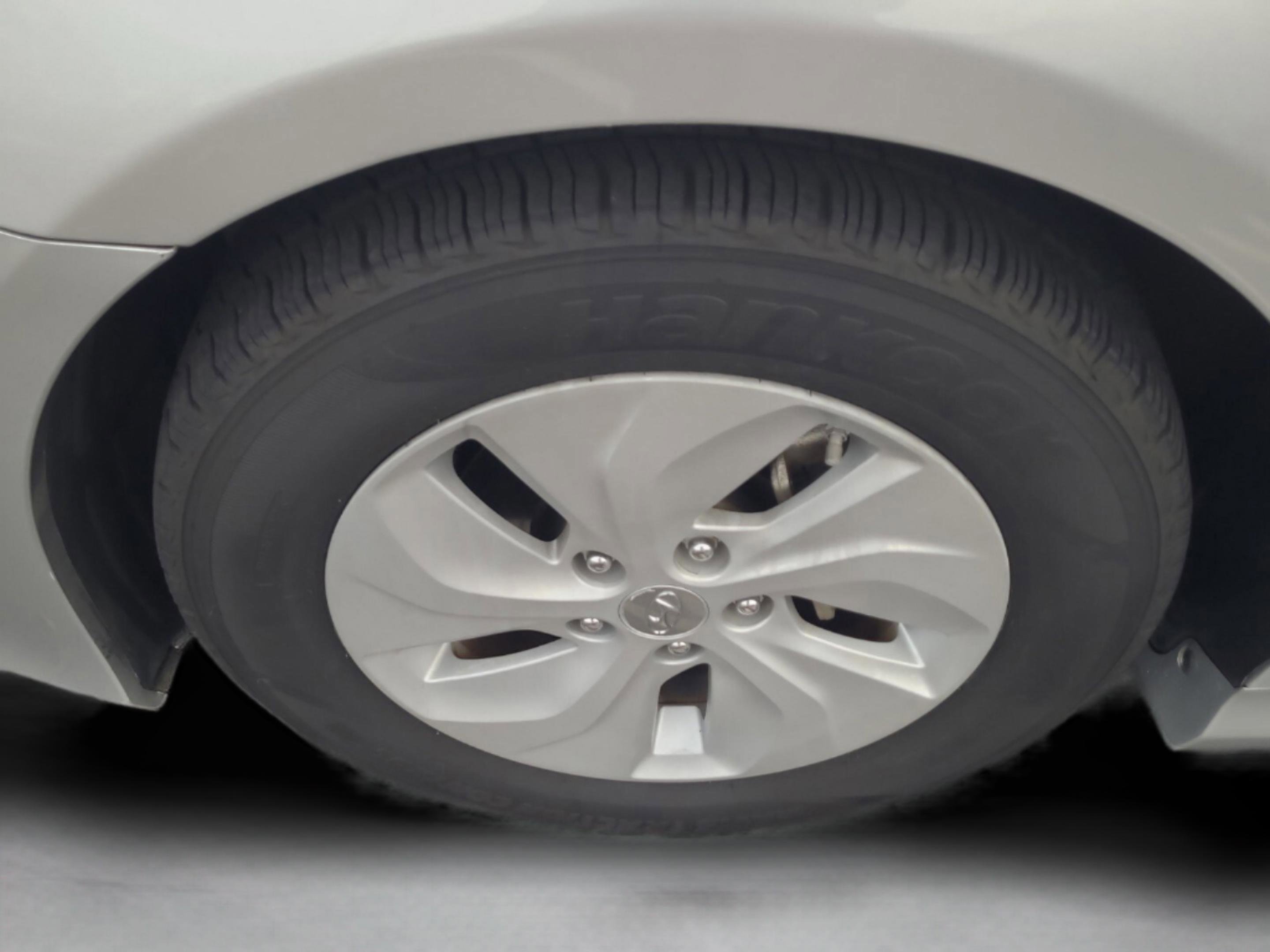 Used 2013 Hyundai Sonata Hybrid image 9