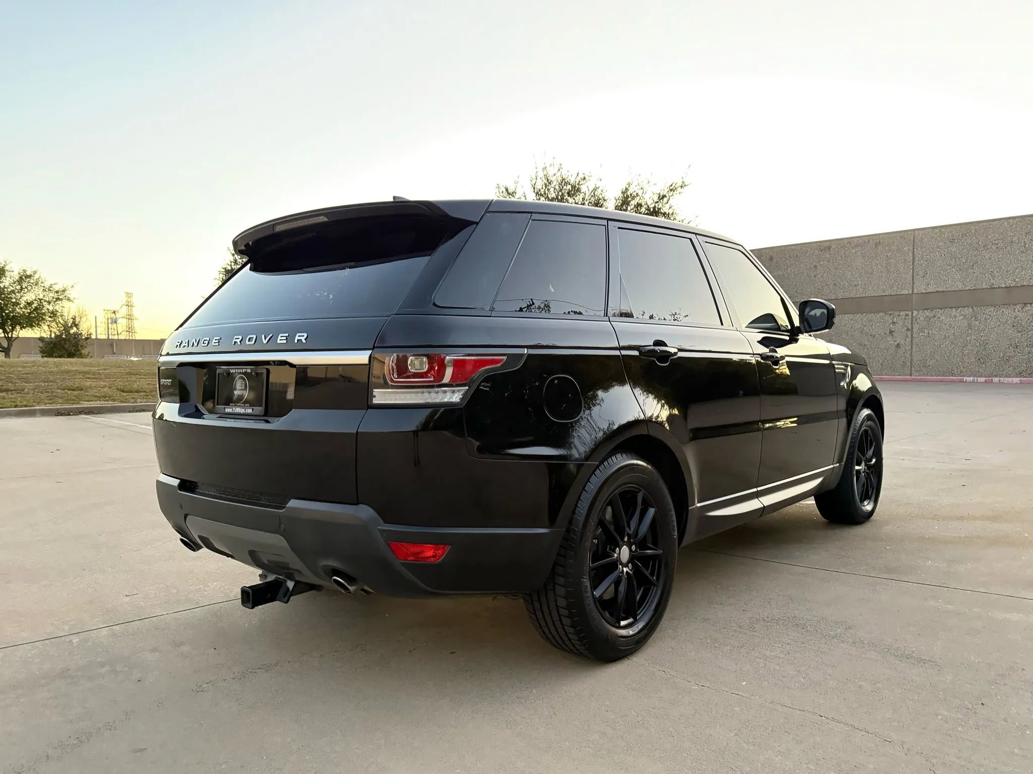 Used 2017 Land Rover Range Rover Sport SE image 6