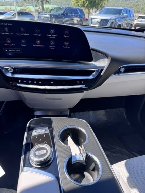 Certified 2024 Cadillac Lyriq Luxury RWD image 13