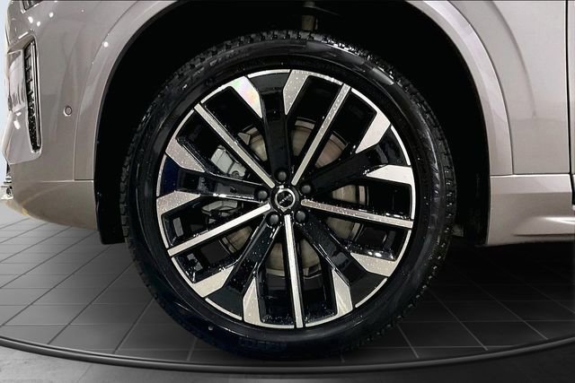 New 2026 Volvo XC90 B6 Ultra w/ Protection Package image 14